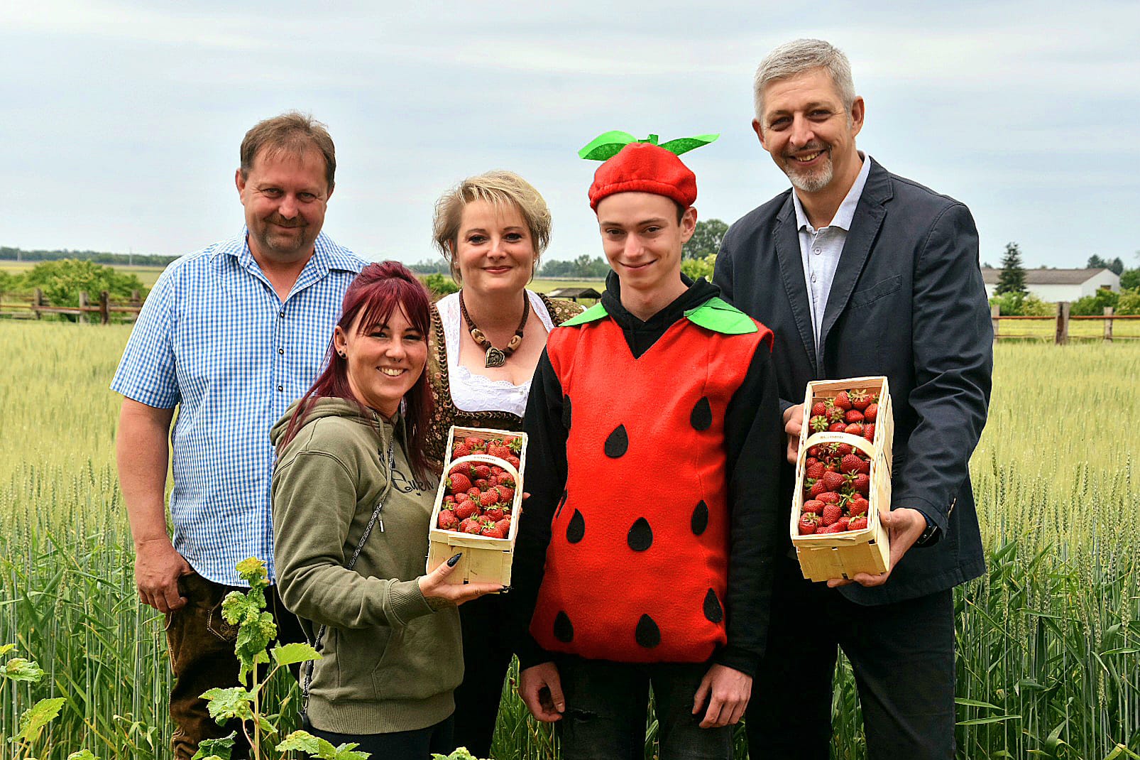  Foto zu Erdbeerfest 2023 - Schmid Erdbeeren 
